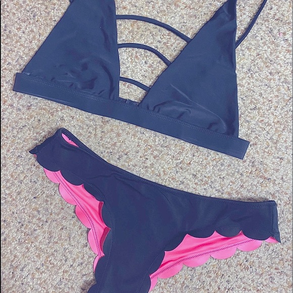 Black bikini strappy top sexy bottom - Picture 3 of 7